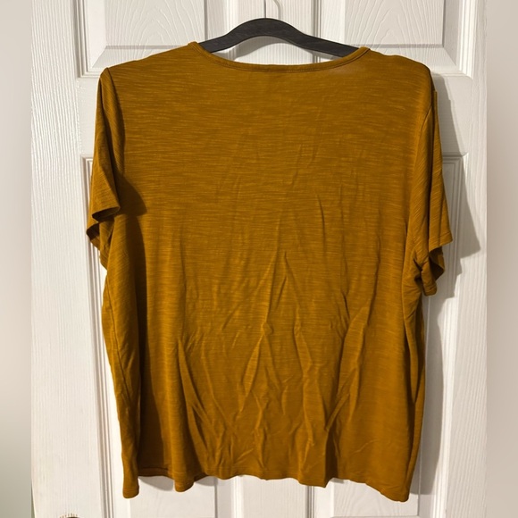 Old Navy Women's Short Sleeve V-Neck Top - Mustard - Picture 3 of 3